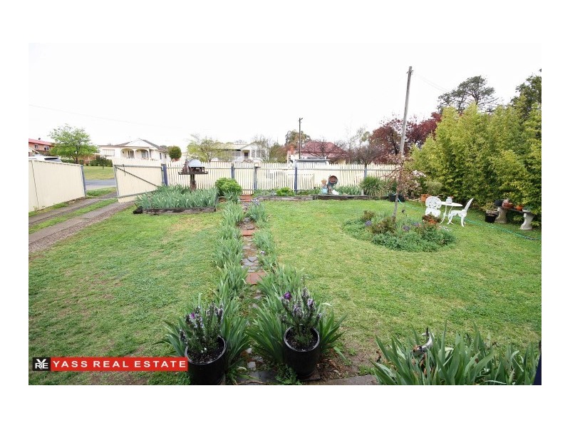 44 Hume Street, Yass NSW 2582