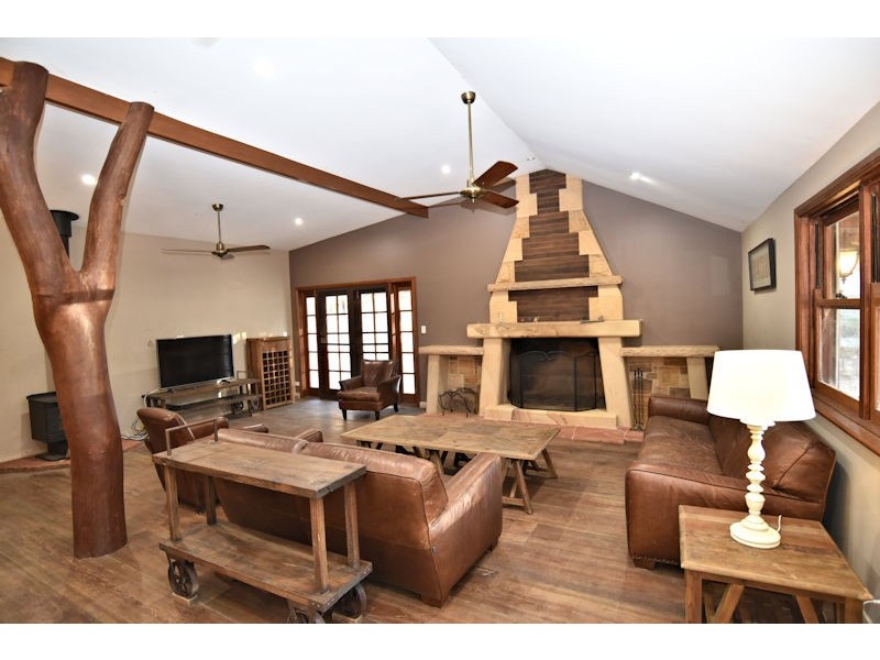 304 Finchley Track, Laguna NSW 2325