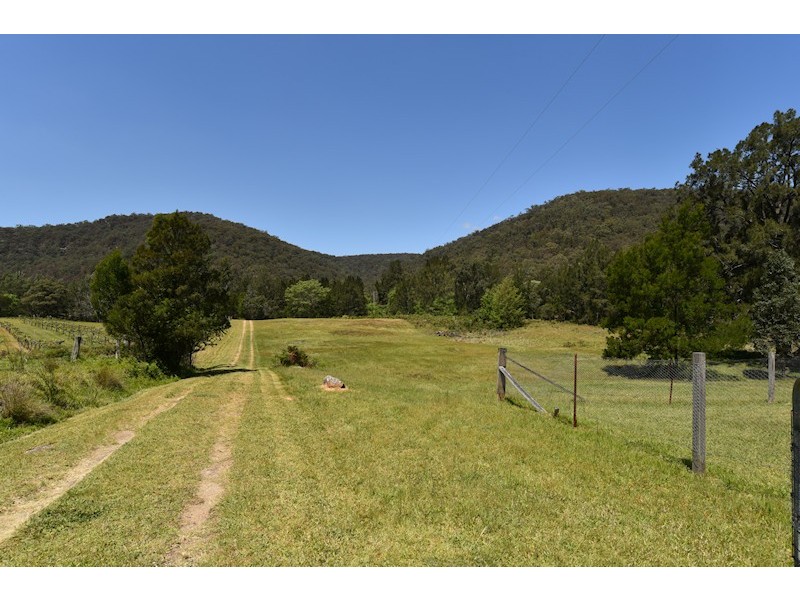 1882 Wollombi Road, Sweetmans Creek NSW 2325