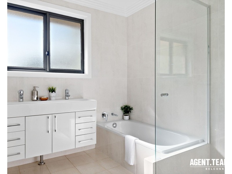 34 McLachlan Street, Weetangera ACT 2614