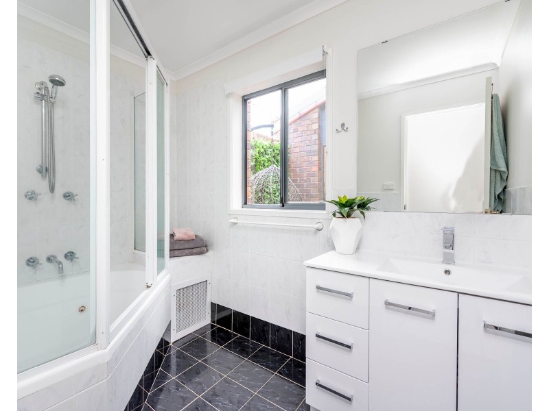 50 Evelyn Owen Crescent, Dunlop ACT 2615