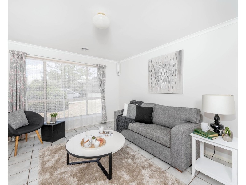 13 Dacomb Court, Dunlop ACT 2615