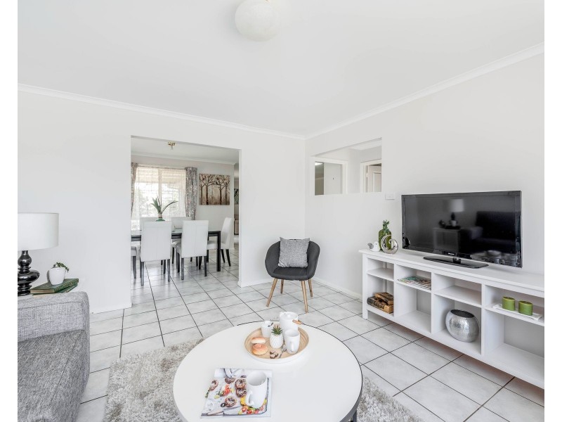13 Dacomb Court, Dunlop ACT 2615