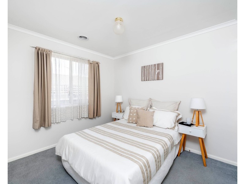 13 Dacomb Court, Dunlop ACT 2615