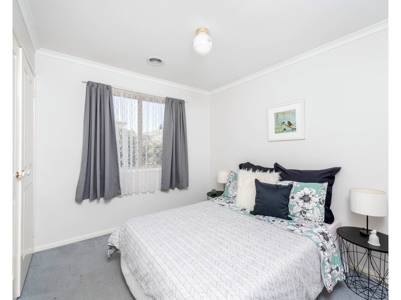 13 Dacomb Court, Dunlop ACT 2615