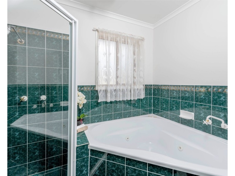 13 Dacomb Court, Dunlop ACT 2615