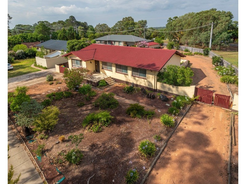 186 Southern Cross Drive, Latham ACT 2615