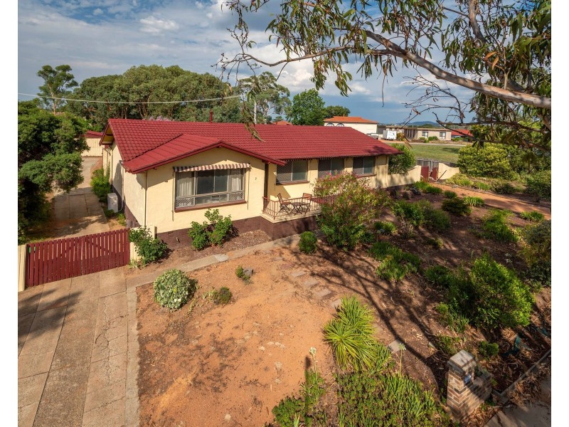 186 Southern Cross Drive, Latham ACT 2615