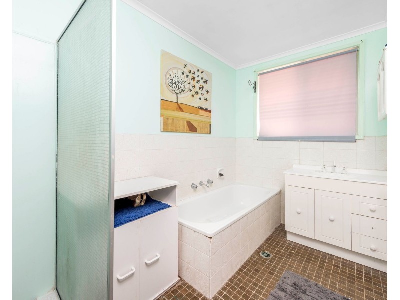 186 Southern Cross Drive, Latham ACT 2615