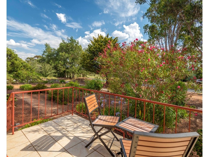 186 Southern Cross Drive, Latham ACT 2615