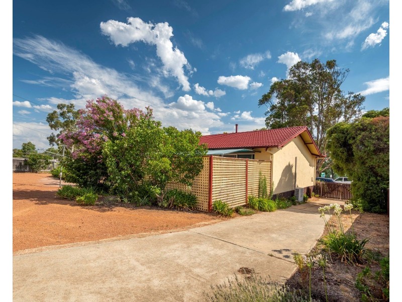 186 Southern Cross Drive, Latham ACT 2615
