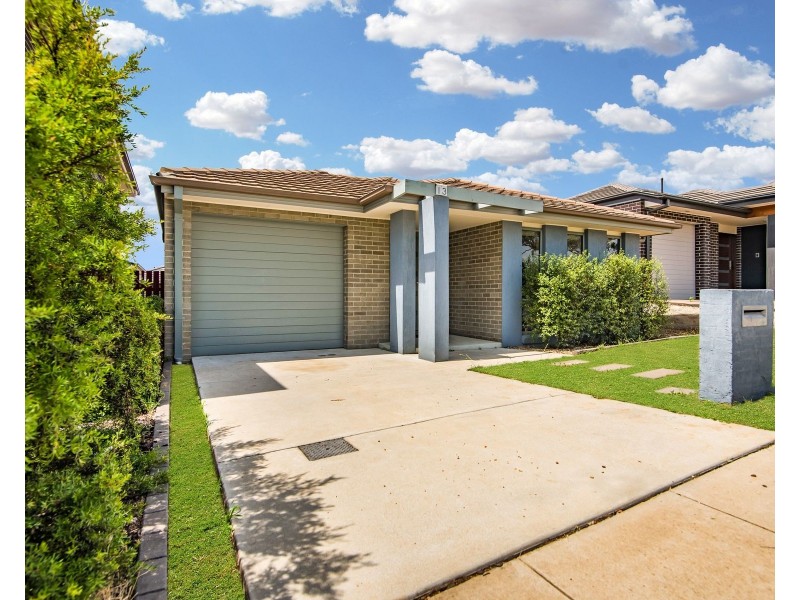 13 Bruce Dittmar Street, Forde ACT 2914