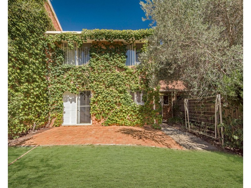 71 Britten-Jones Drive, Holt ACT 2615