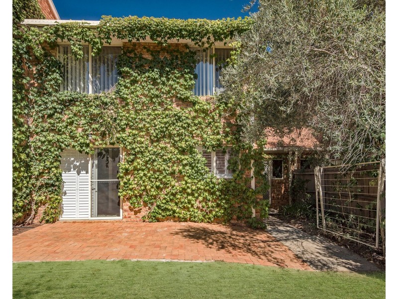 71 Britten-Jones Drive, Holt ACT 2615