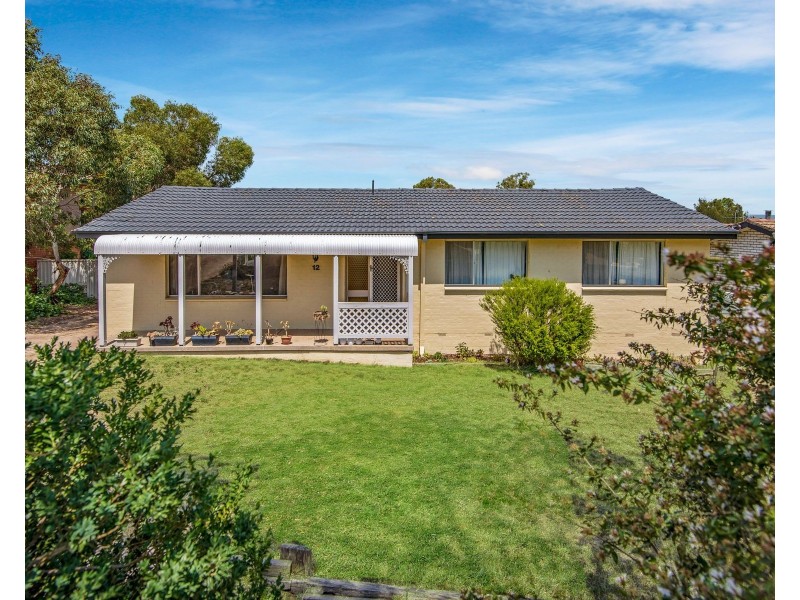 12 Kinalung Place, Giralang ACT 2617