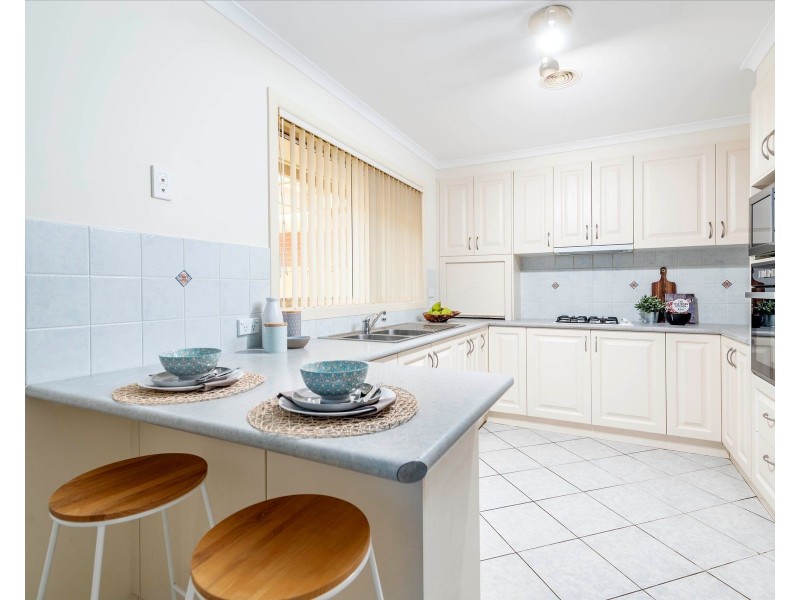 8 Doutney Place, Dunlop ACT 2615
