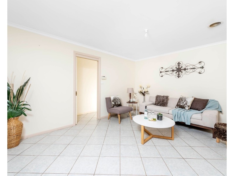 8 Doutney Place, Dunlop ACT 2615