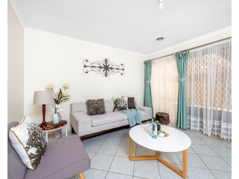 8 Doutney Place, Dunlop ACT 2615