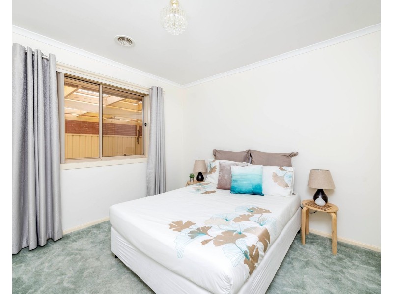 8 Doutney Place, Dunlop ACT 2615