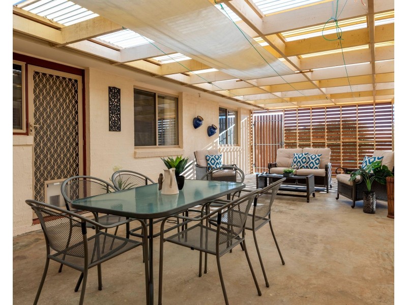 8 Doutney Place, Dunlop ACT 2615