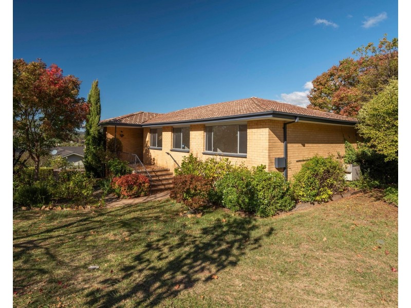 11 Osburn Drive, Macgregor ACT 2615