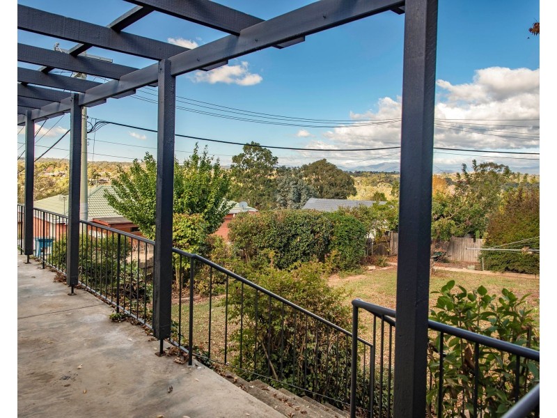 11 Osburn Drive, Macgregor ACT 2615