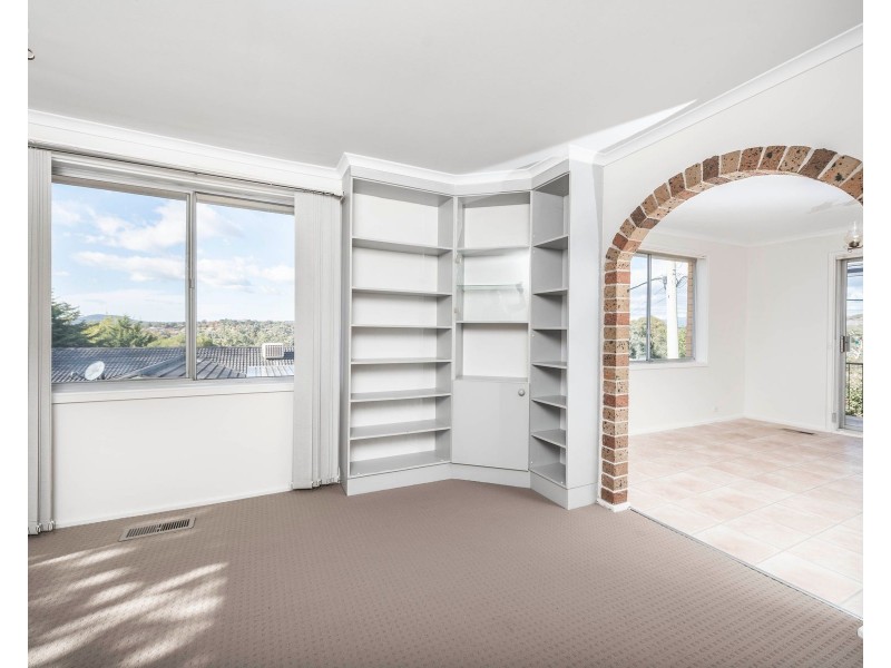 11 Osburn Drive, Macgregor ACT 2615