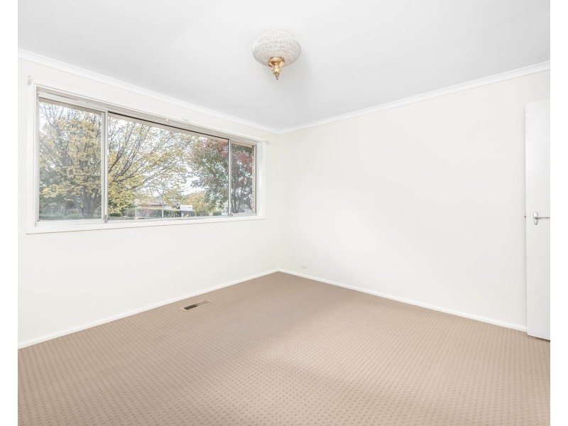 11 Osburn Drive, Macgregor ACT 2615