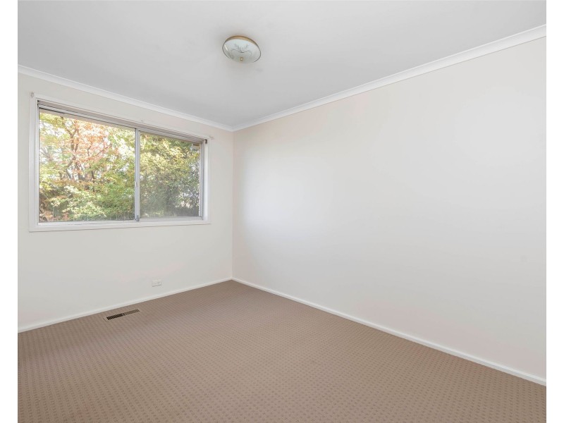 11 Osburn Drive, Macgregor ACT 2615