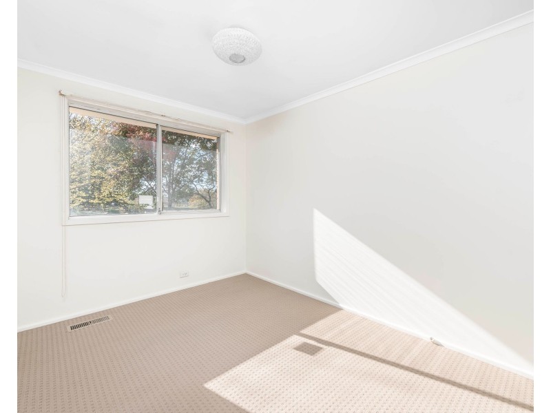 11 Osburn Drive, Macgregor ACT 2615