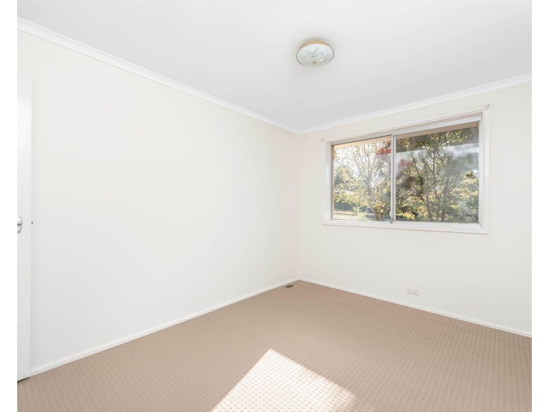 11 Osburn Drive, Macgregor ACT 2615