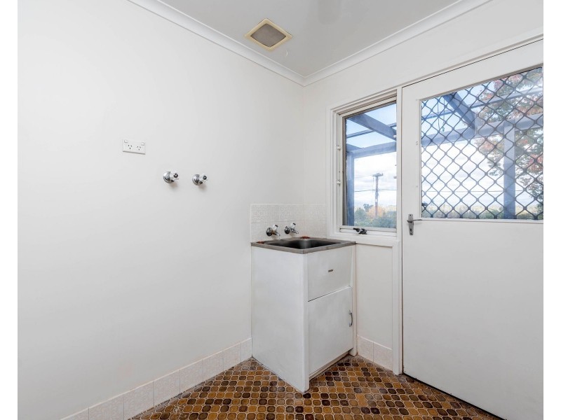 11 Osburn Drive, Macgregor ACT 2615