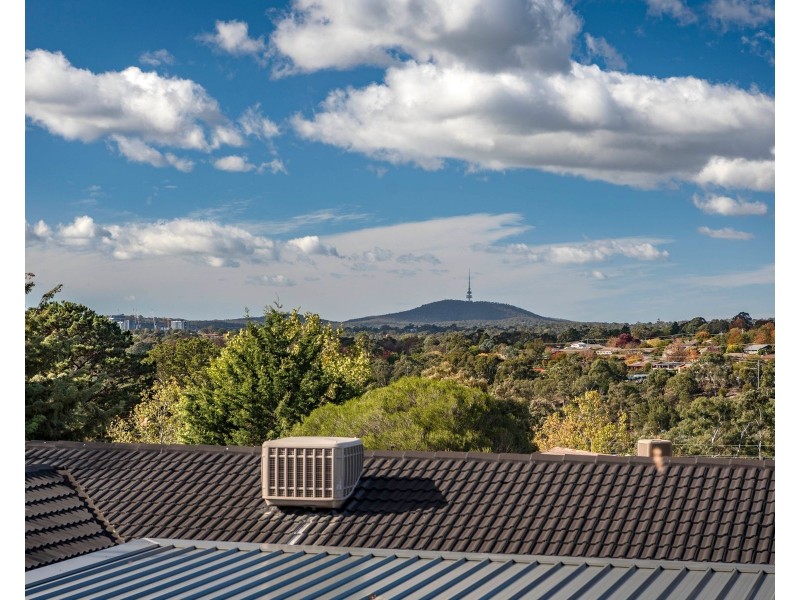 11 Osburn Drive, Macgregor ACT 2615