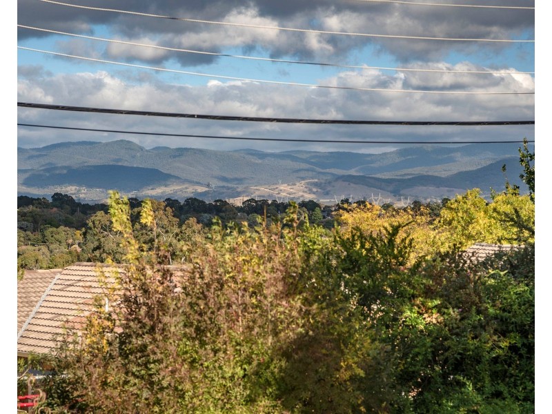 11 Osburn Drive, Macgregor ACT 2615