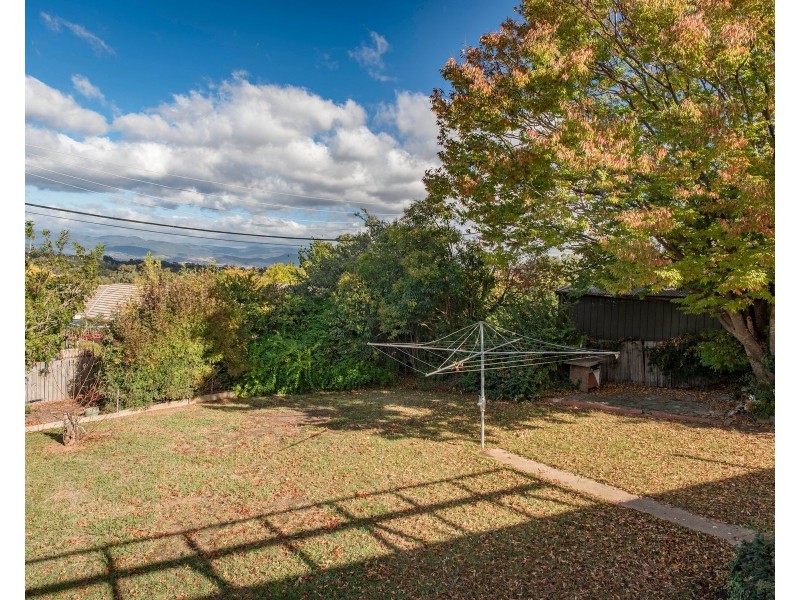 11 Osburn Drive, Macgregor ACT 2615