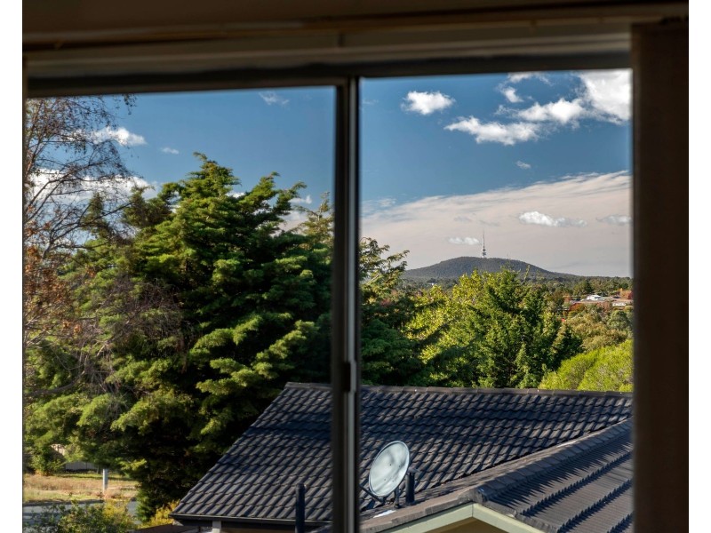 11 Osburn Drive, Macgregor ACT 2615