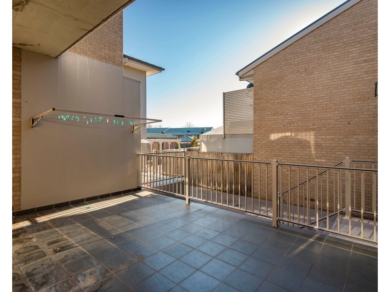 7/1 Wanliss Street, Latham ACT 2615