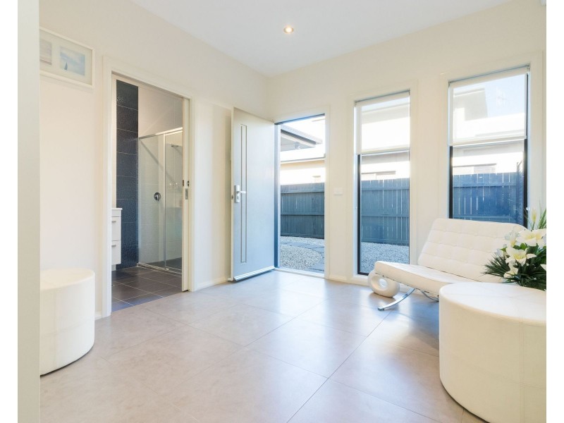 31 James Harrison Street, Dunlop ACT 2615