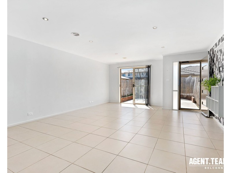4/12 Maris King Street, Casey ACT 2913