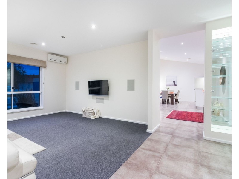 1 Lovely Close, Dunlop ACT 2615