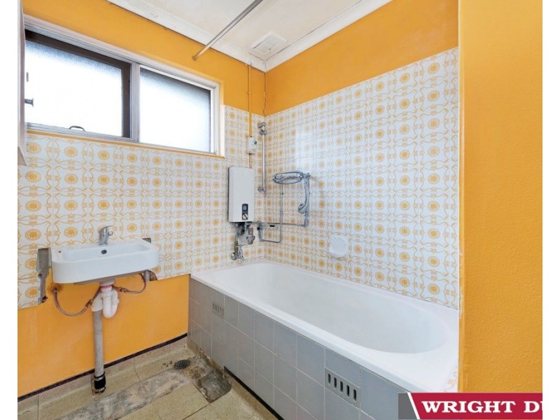 1 Glover Street, Lyneham ACT 2602