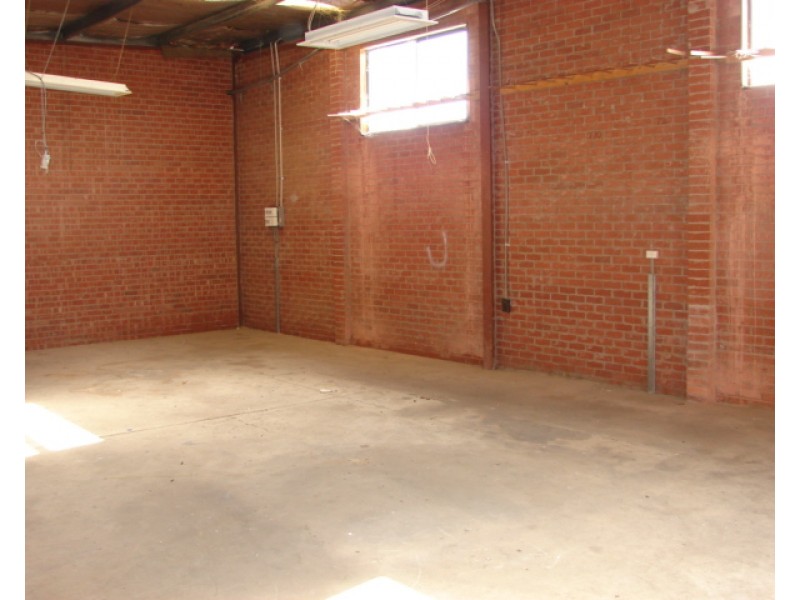 42 Stephens Road, Queanbeyan West NSW 2620