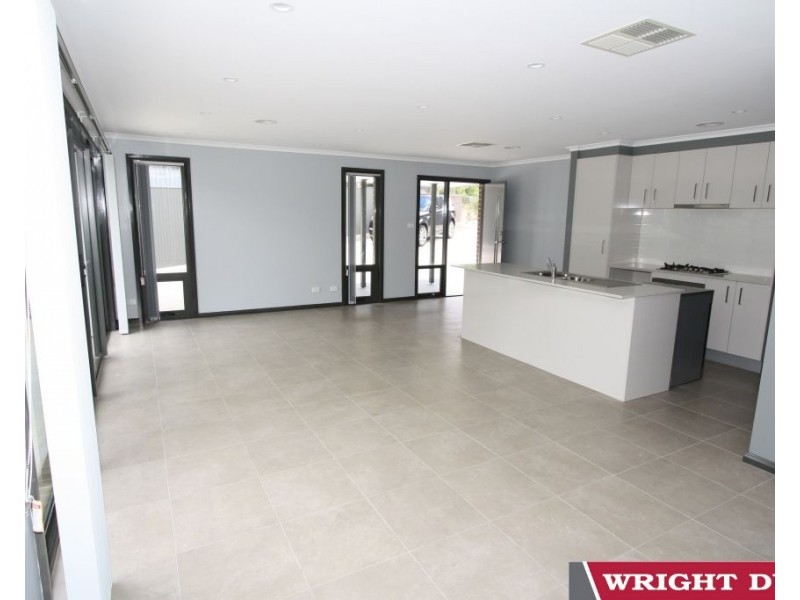 7 Garrard Street, Spence ACT 2615