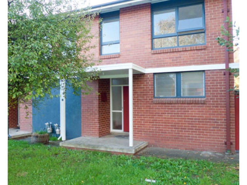 12 Carroll Street, Hughes ACT 2605