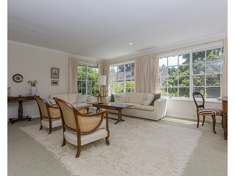 121 Hopetoun Circuit, Yarralumla ACT 2600