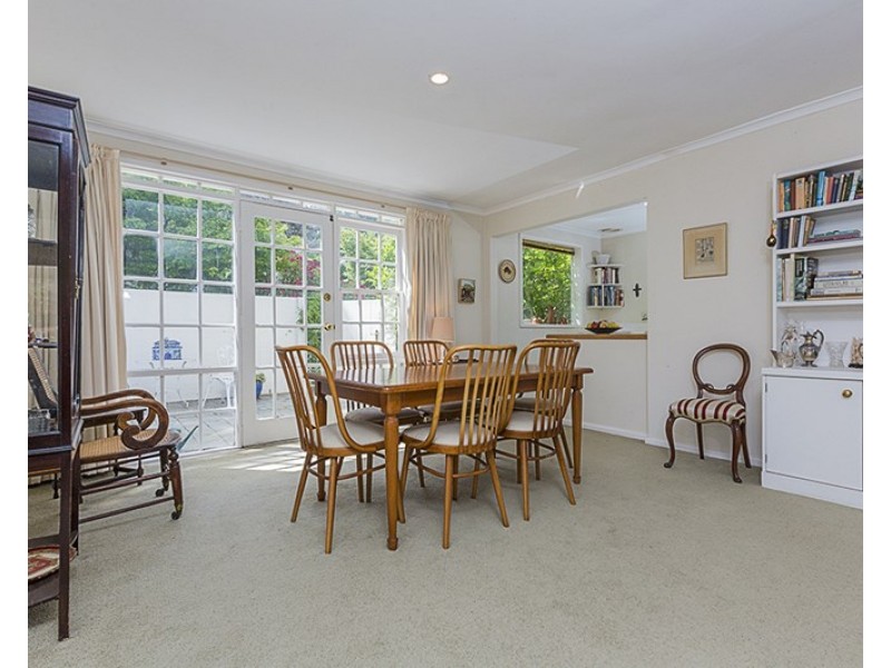 121 Hopetoun Circuit, Yarralumla ACT 2600