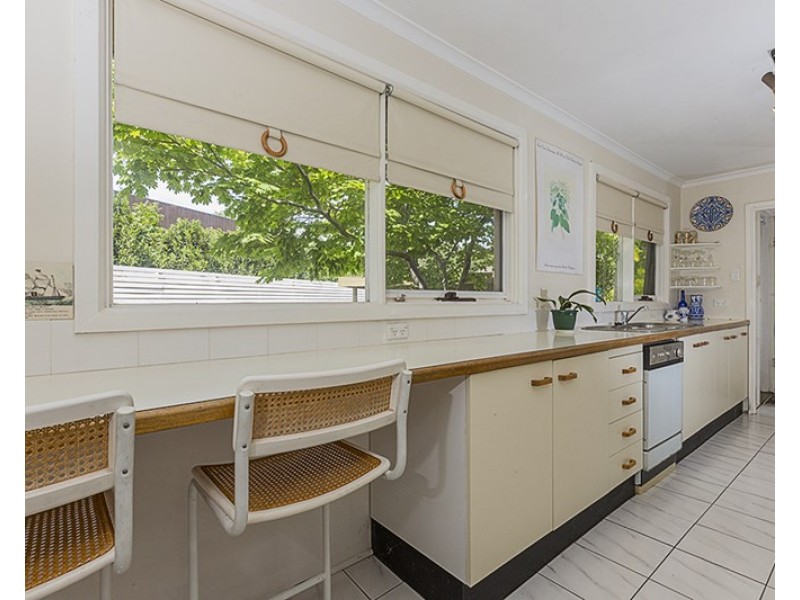 121 Hopetoun Circuit, Yarralumla ACT 2600