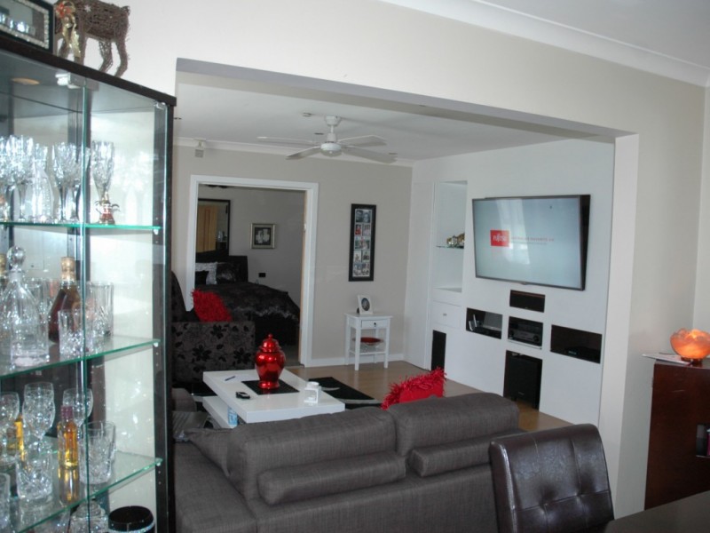 9 Heather Grove, Cranbourne East VIC 3977