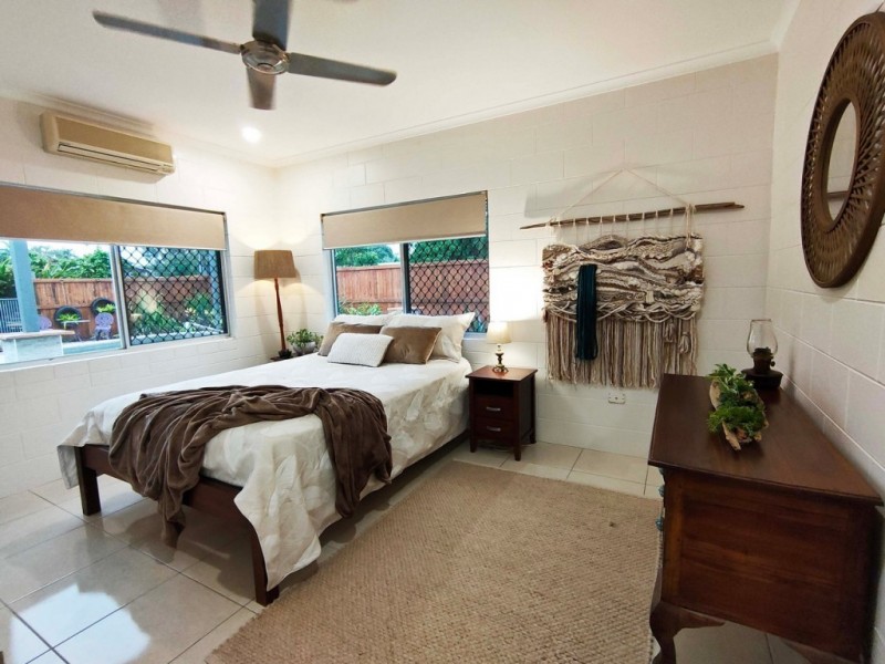 10 Centaur Street, Trinity Park QLD 4879