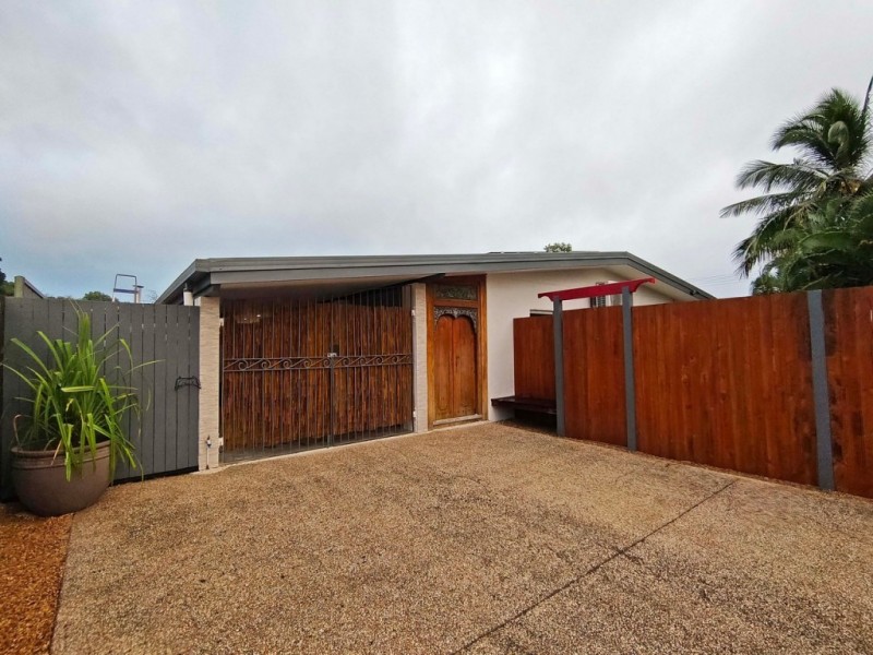 10 Centaur Street, Trinity Park QLD 4879